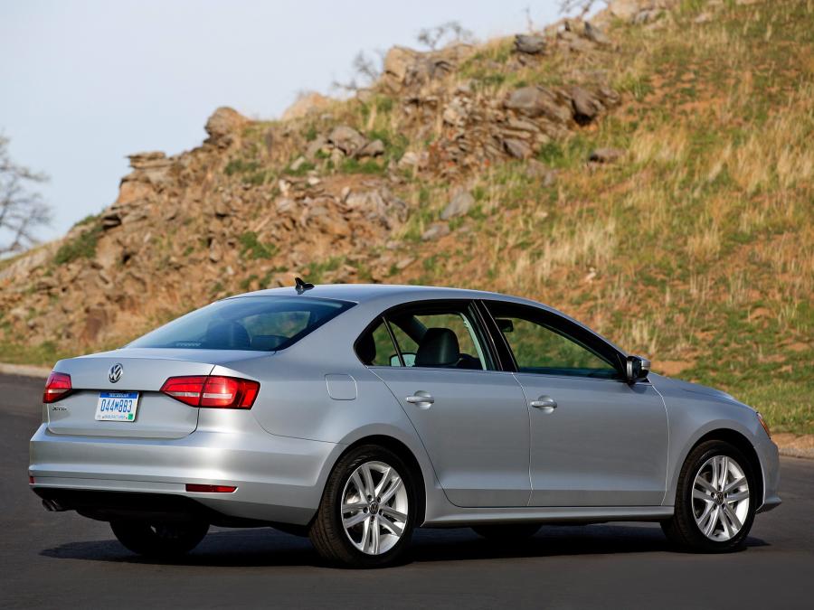  Volkswagen Jetta 2015 года  (US) (фото 2 из 62)